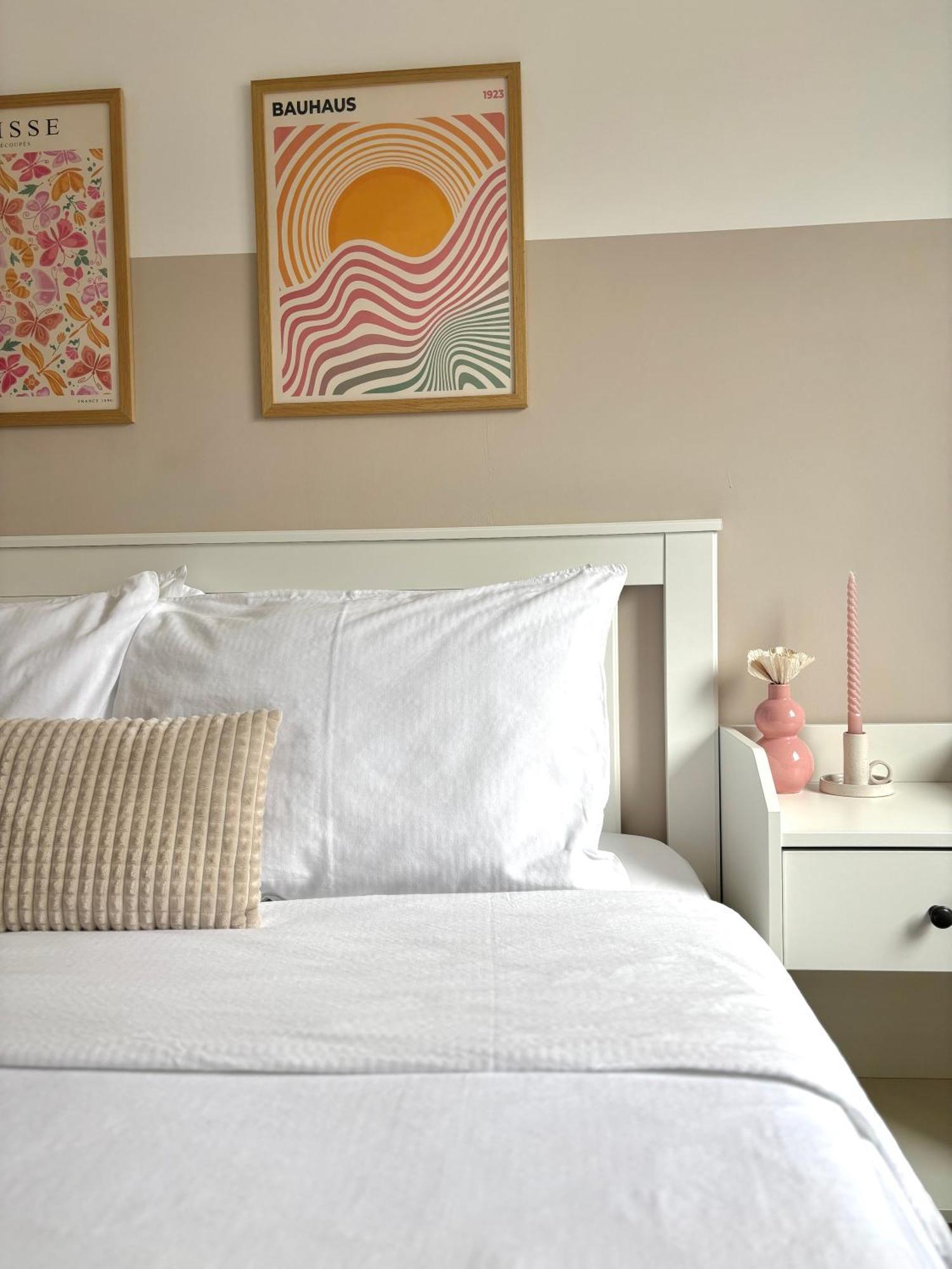 Wanderlust Home Cream, Rasnov Apt For 4, Wifi And Free Parking Exterior foto